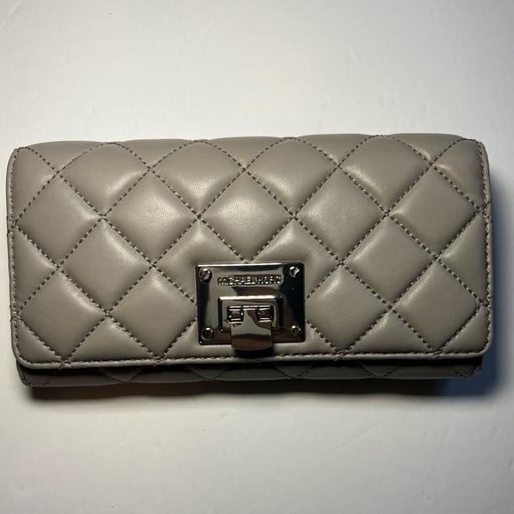 Michael Kors Handbags - 🩶NWT MICHAEL KORS WALLET🩶